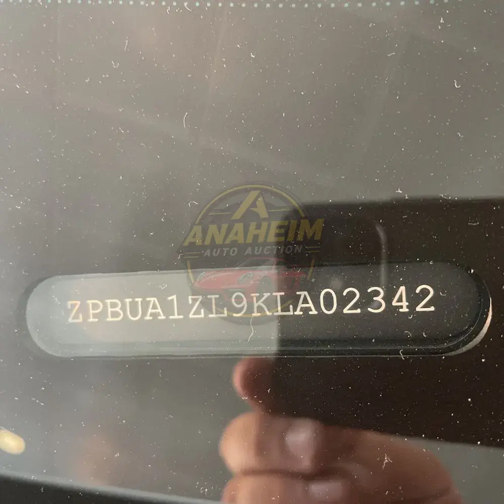 2019 Lamborghini Urus Base