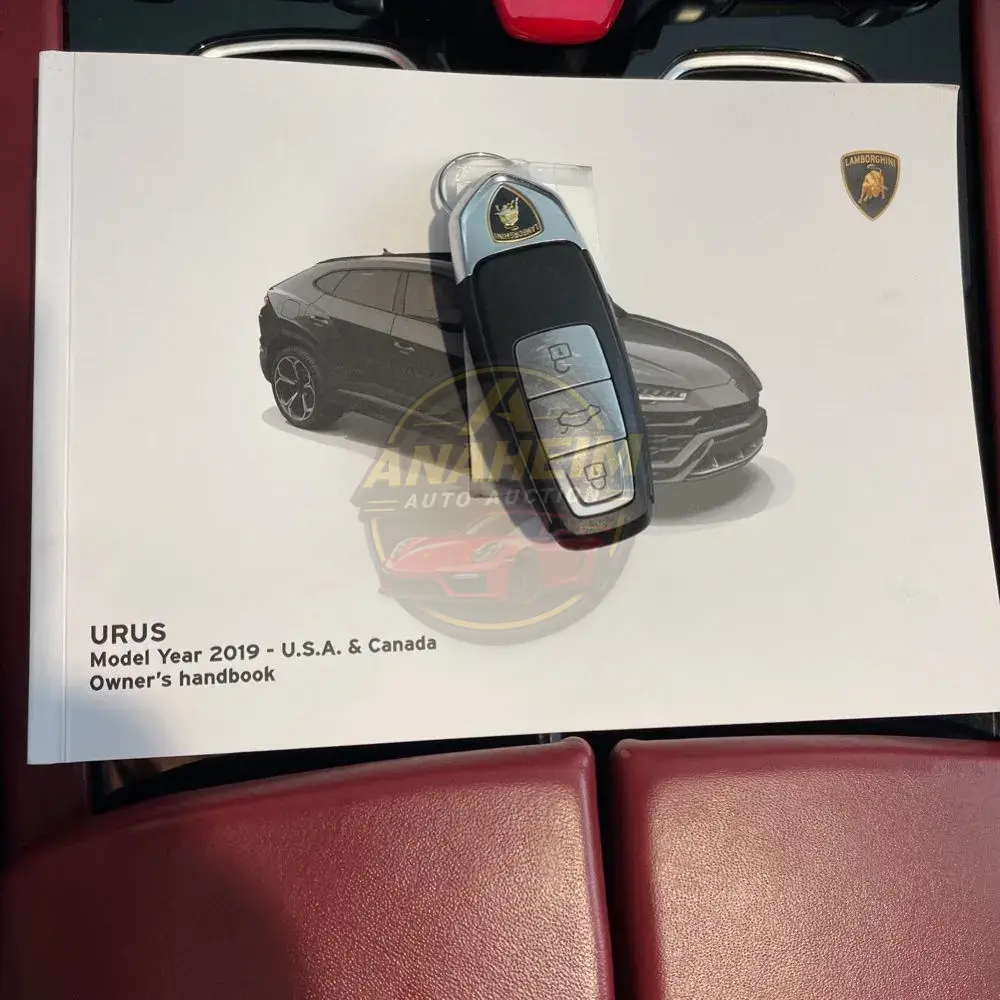 2019 Lamborghini Urus Base